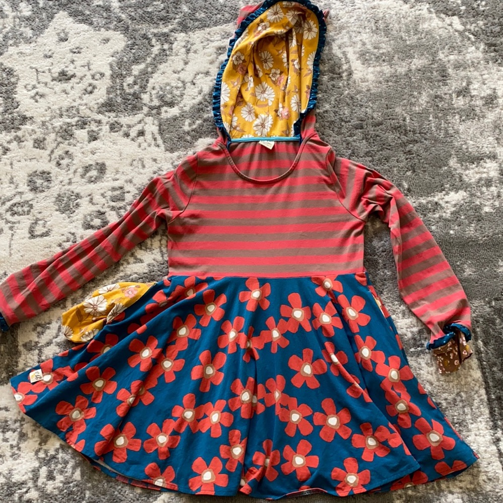 Wildflower Sz 12 Girls hooded Shirt